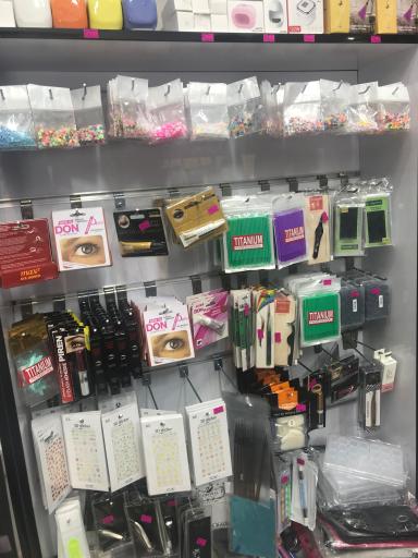 عکس فروشگاه لاوین گالری