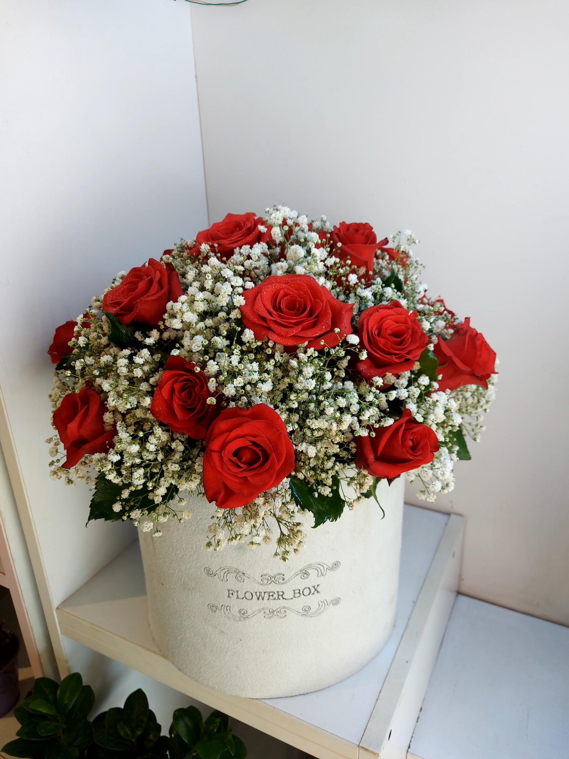 عکس گلفروش گل پونه