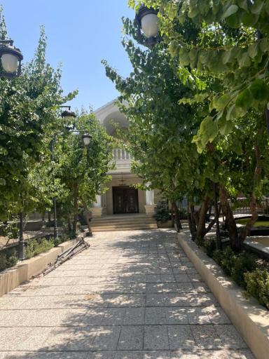 عکس عمارت رایکا