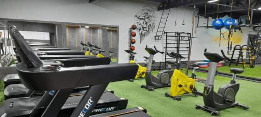 عکس سالن بدنسازی و پرورش اندام دهکده ورزش