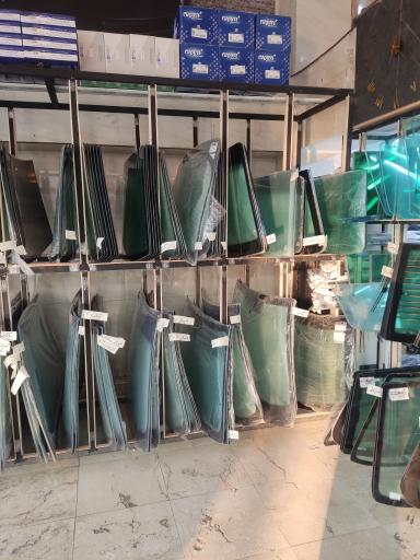 شیشه اتومبیل امید