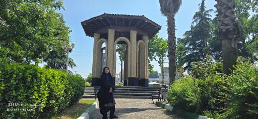 عکس آرامگاه دکتر محمد معین