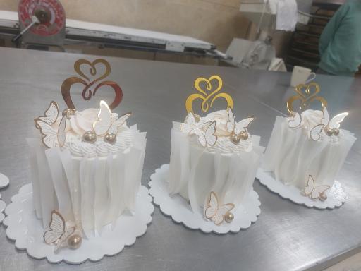 عکس شیرینی سرای برقراری