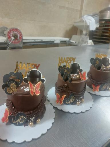 عکس شیرینی سرای برقراری