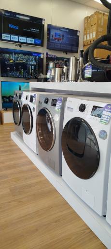 عکس فروشگاه زنجیره ای اسنوا فامنین