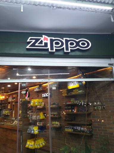 عکس فروشگاه زیپو