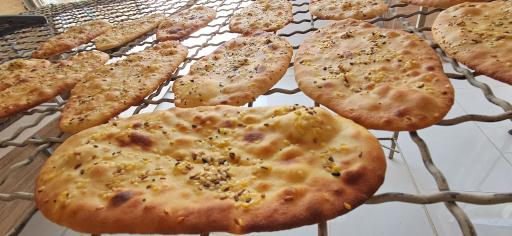 عکس کلوچه پزی امید