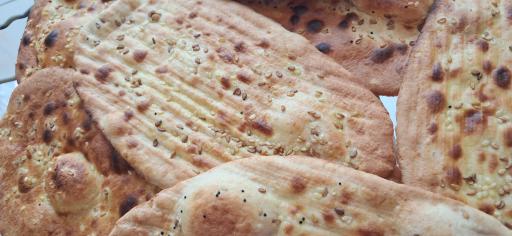 عکس کلوچه پزی امید