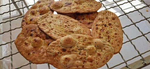 عکس کلوچه پزی امید