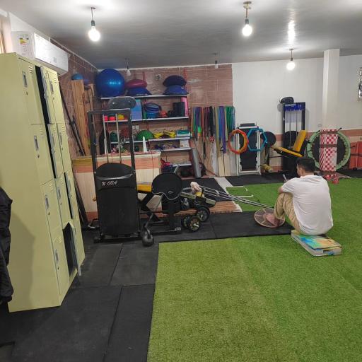 عکس کلینیک ورزشی فرزام