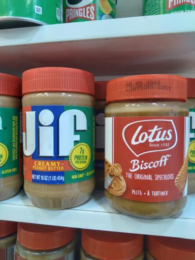 عکس مریخ مارکت(شکلات و پاستیل و تنقلات خارجی)