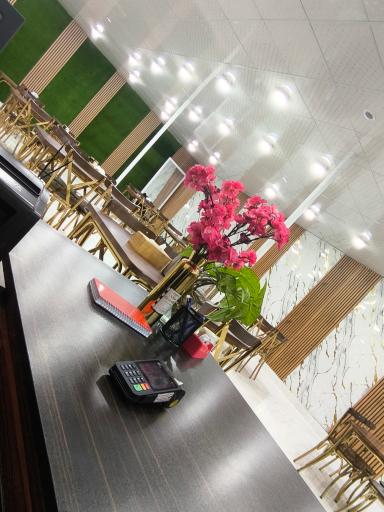 عکس رستوران فست فود میکائیل