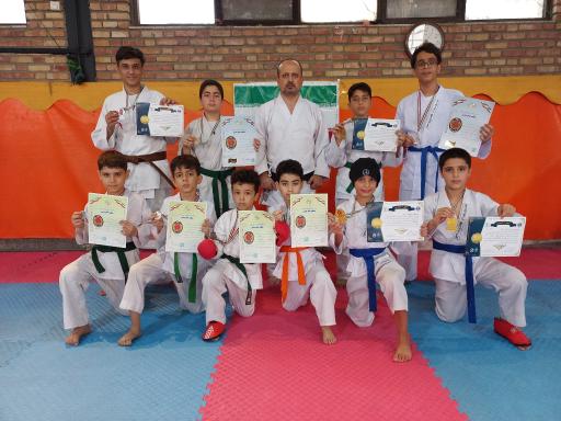 عکس آموزش کاراته فخر