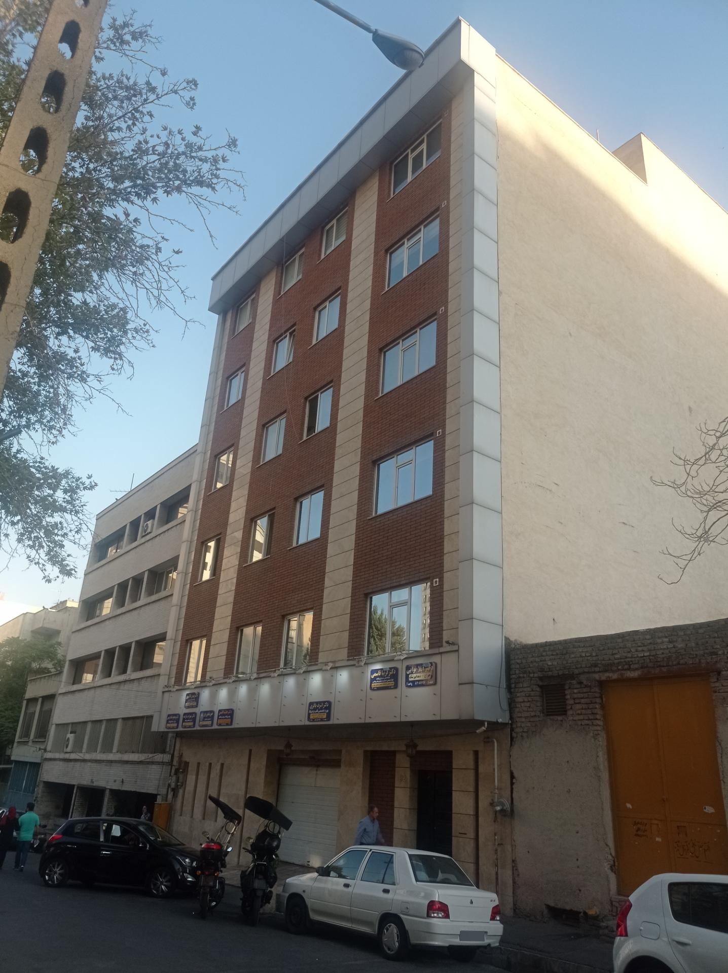 عکس ساختمان فرزانگان، مطب دکتر ازدی
