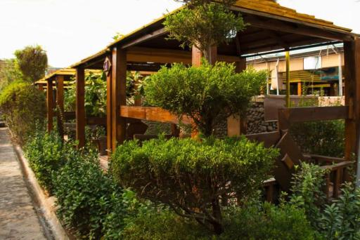 عکس باغ رستوران سنتی شبستان