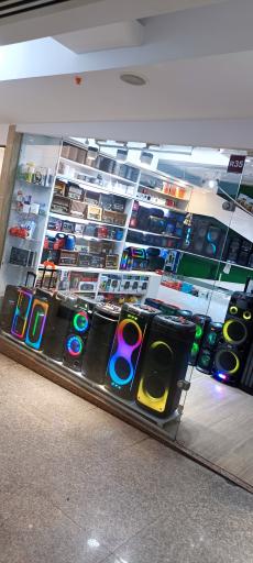 عکس فروشگاه اسپیکر استور