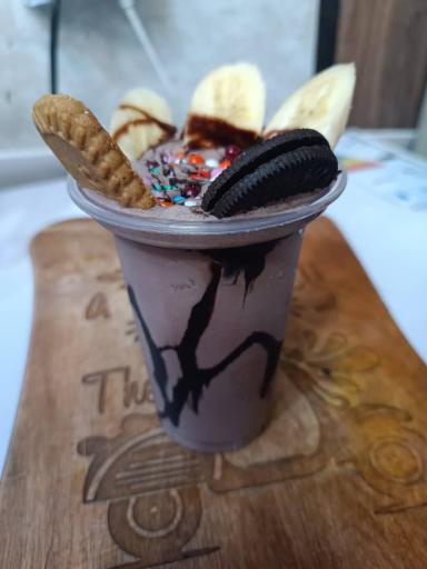 آبمیوه بستنی عصر یخبندان 