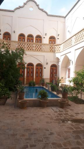 عکس هتل شاه نشین