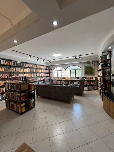 عکس کافه کتاب بلوا