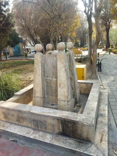 عکس آبنمای بوستان گلباد