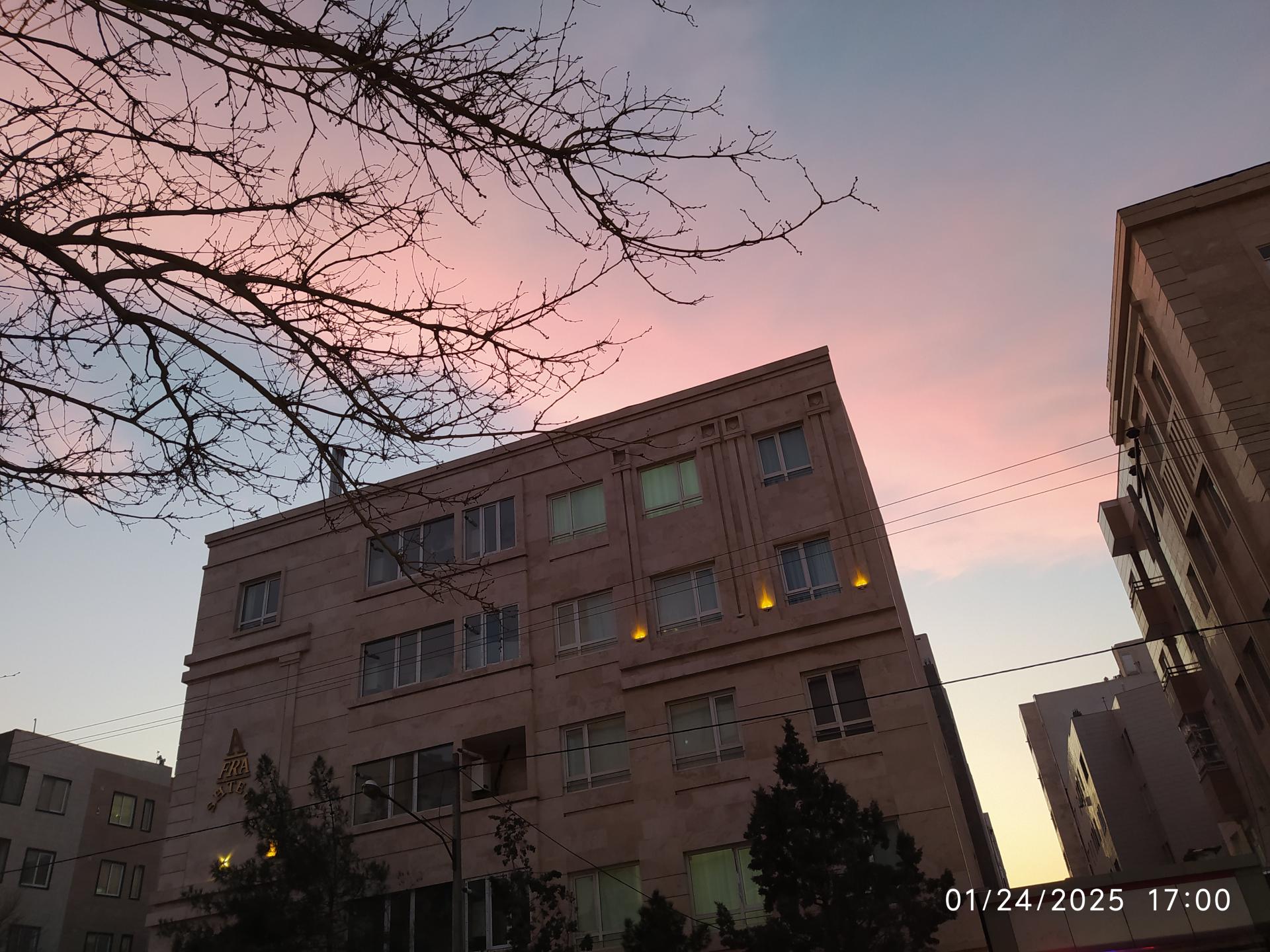 عکس مجتمع مسکونی افراشته