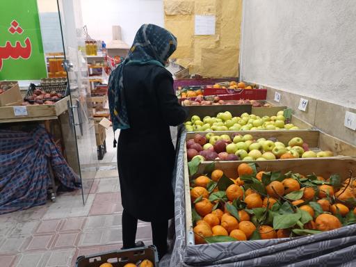 عکس میوه فروشی شرف الدین