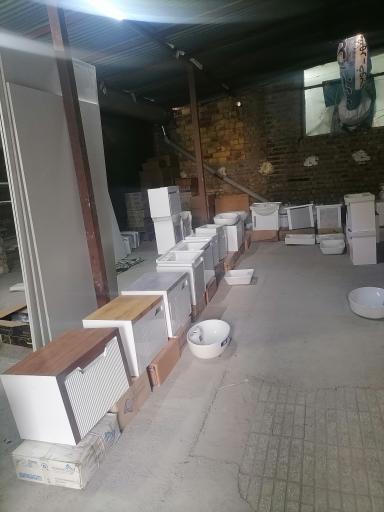 عکس تولیدی روشویی و آینه باکس عمران کابین