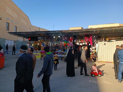 عکس بازارچه پارکینگ شرقی حرم