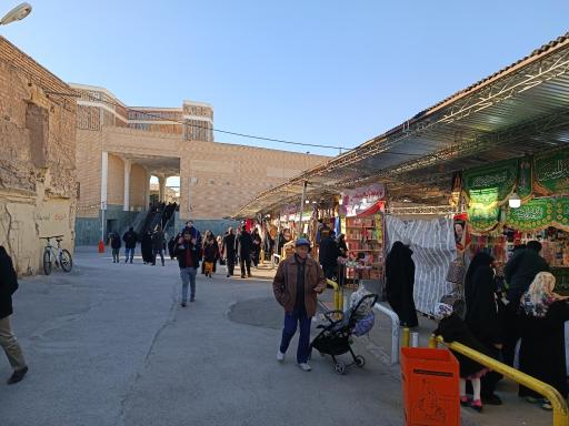 عکس بازارچه پارکینگ شرقی حرم