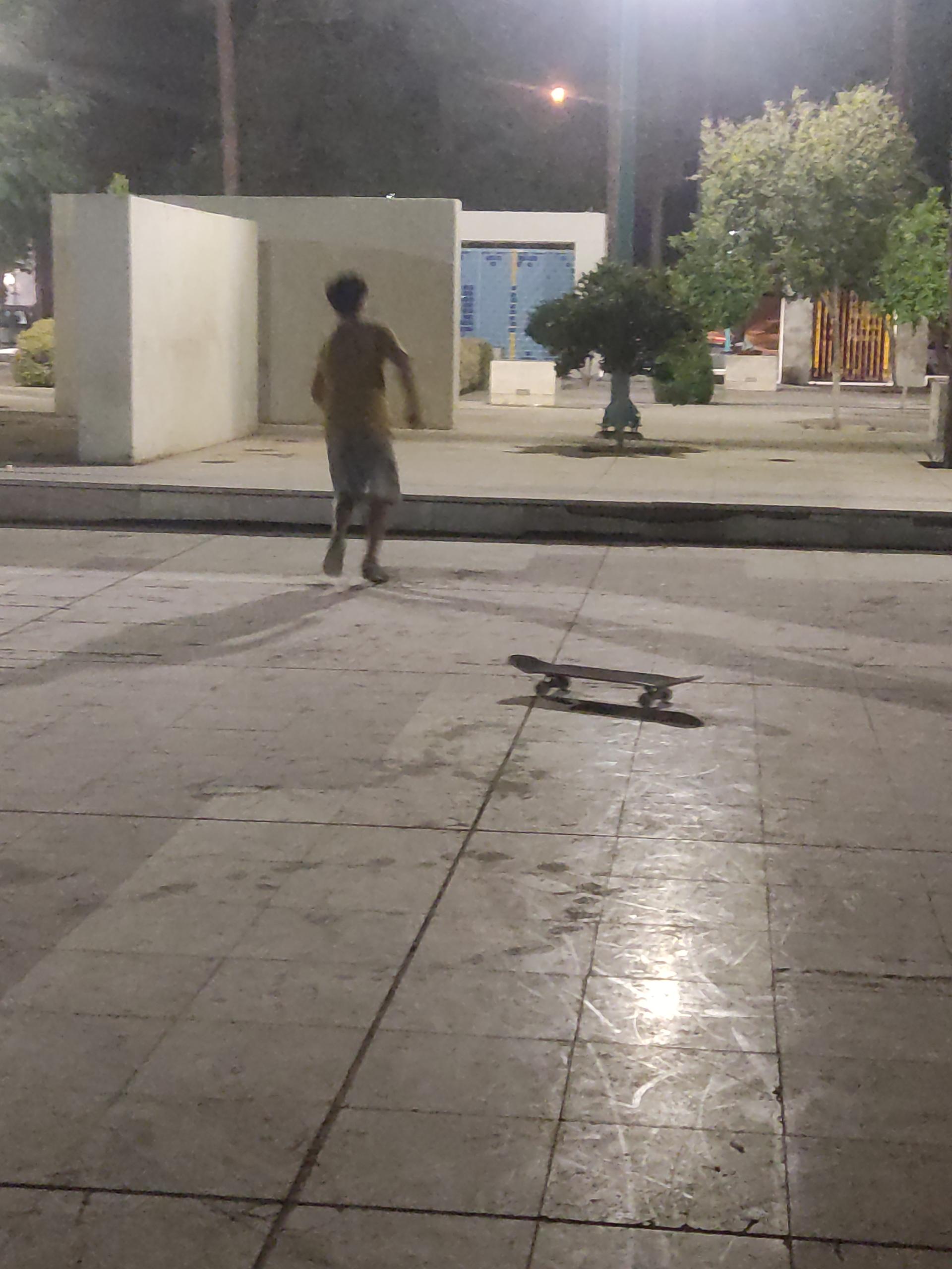 عکس زمین اسکیت