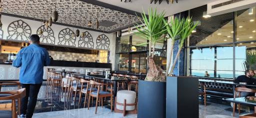 عکس فودکورت هپی مارت