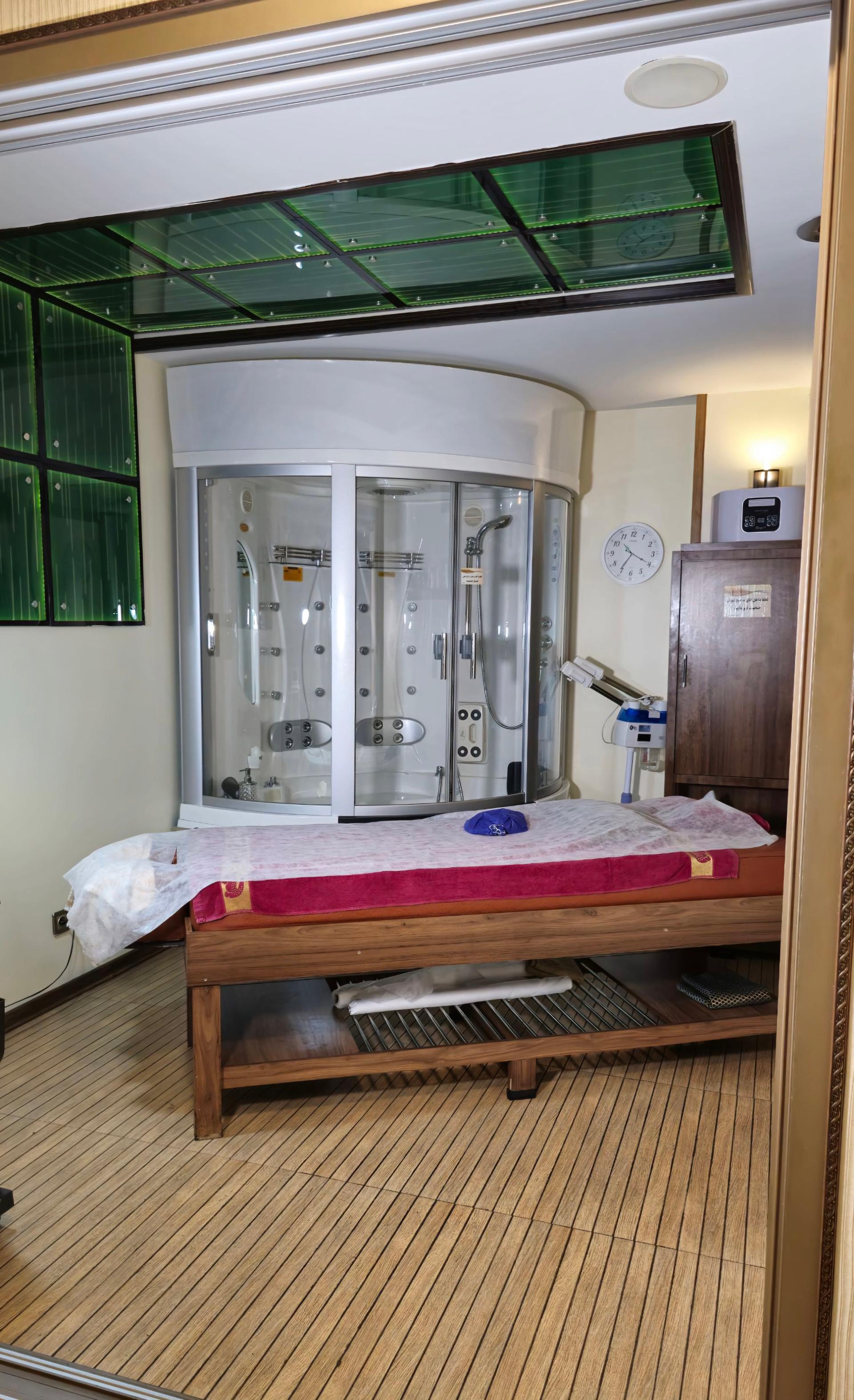 عکس سالن ماساژ ژیناسا