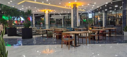 عکس فودکورت هپی مارت