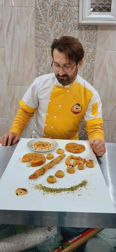 عکس ارسلان کادایف کافه کنافه