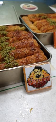 عکس ارسلان کادایف کافه کنافه