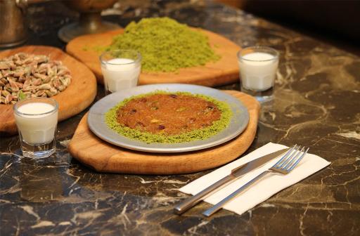 عکس ارسلان کادایف کافه کنافه