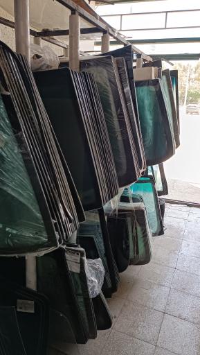 عکس شیشه اتومبیل مهدی