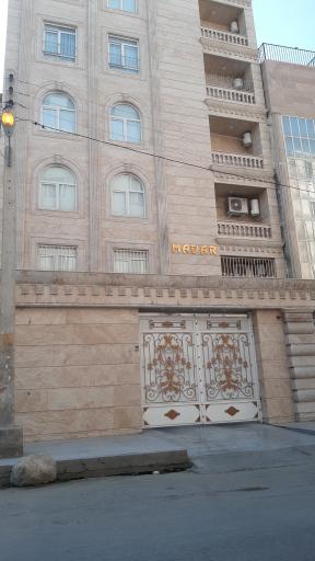 عکس مجتمع مسکونی مادر