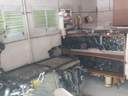 عکس شارژ کولر جوان‌ مرد