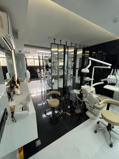 کلينيک دندانپزشکی دکتر لبخند