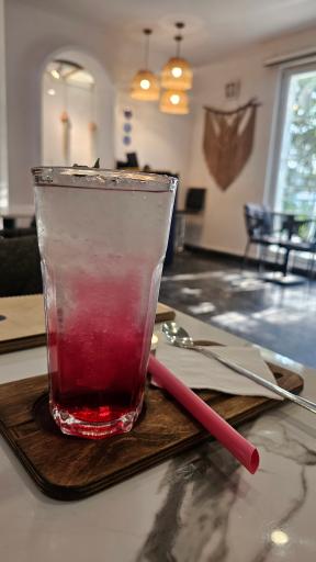 عکس کافه کتاب ماه