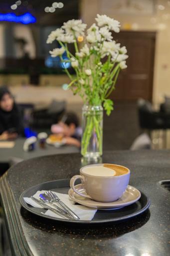 عکس کافه کتاب ماه