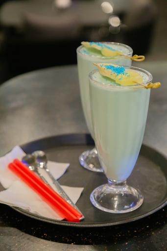 عکس کافه کتاب ماه