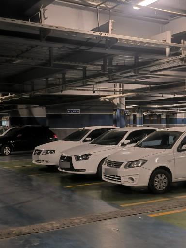 عکس پارکینگ بازار اطلس