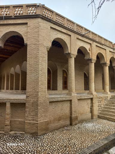 عکس عمارت صمیمی