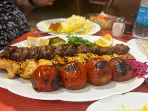 عکس رستوران آبشار