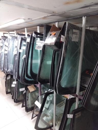 شیشه و آینه اتومبیل کیوان