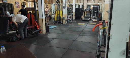 باشگاه بدنسازی فرامرز