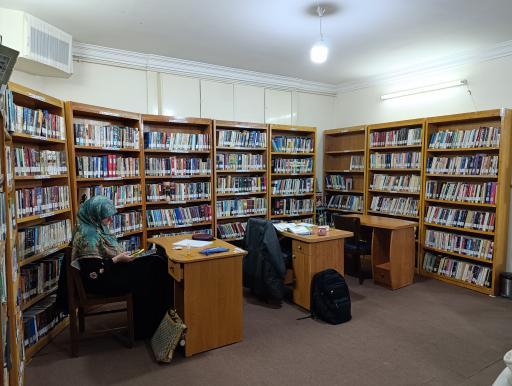 عکس سالن مطالعه و کتابخانه به زیستن 