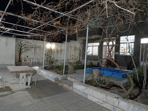 عکس سالن مطالعه و کتابخانه به زیستن 